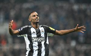 ESPN:因未来去向未定,伊萨克预计不会参加PFA年度颁奖典礼