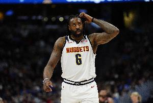 华会直播-老将太能抢了！小乔丹揽下17板 4中2拿10分1助1断1帽