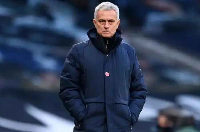 曼联新帅曝光!齐达内考虑出山,南门第二,穆里尼奥遭无视