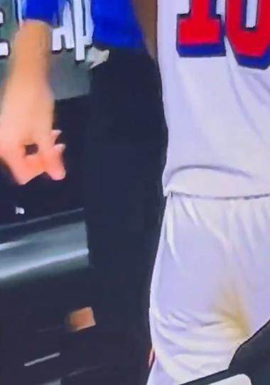 1739438251522087935.png 加盟勇士后的第三场球,巴特勒真的“拉”了...