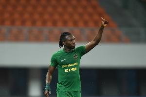 记者：埃弗拉未进名单因训练不太理想，各方面都让教练组不满意