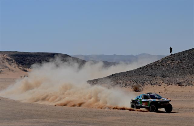 中国达喀尔车手何时能扔下完赛包袱？