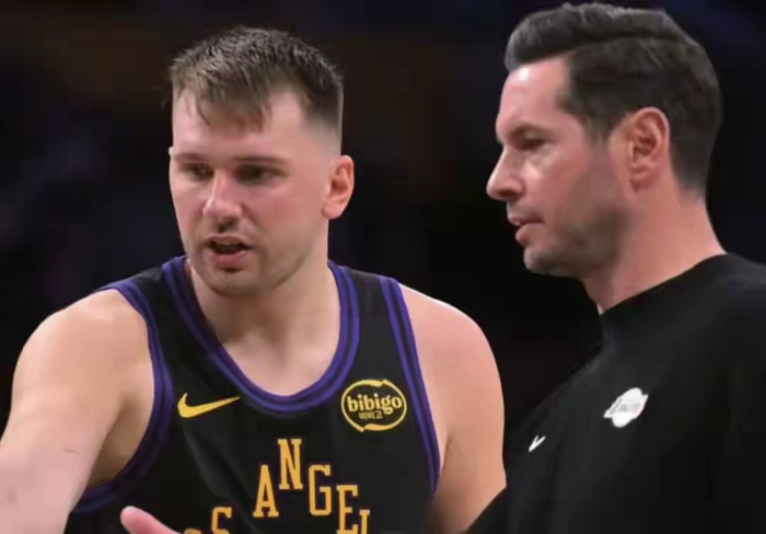 华体会官网-东契奇替补席暴走真相！杨瀚森被下放，NBA生存法则太残酷|雷迪克|波特兰开拓者队|卢卡-东契奇|洛杉矶湖人队|JJ-雷迪克_新浪体育_新浪新闻