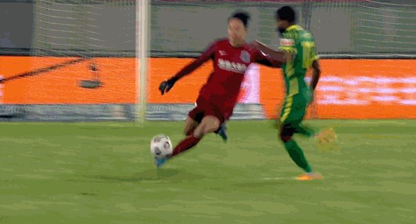 1629033316994029875.gif 【中超】张玉宁双响 国安4比2申花赛区第3进争冠组